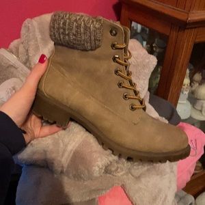 London Rag boots. Only worn twice.